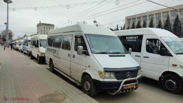 Transportatorii de pasageri, PROTEST cu microbuzele în PMAN. Aceștia sunt nemulțumiți de modificările efectuate la Codul transporturilor rutiere. Radu Marian: „Gruparea criminală Șor încearcă să deturneze aceste proteste și să destabilizeze situația”