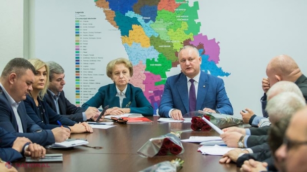 Dodon ar putea PIERDE deputați din fracțiunea PSRM, aceștia fiind interesați de DEMITEREA Guvernului Chicu și ÎNVESTIREA unui nou executiv alături de partidele de opoziție