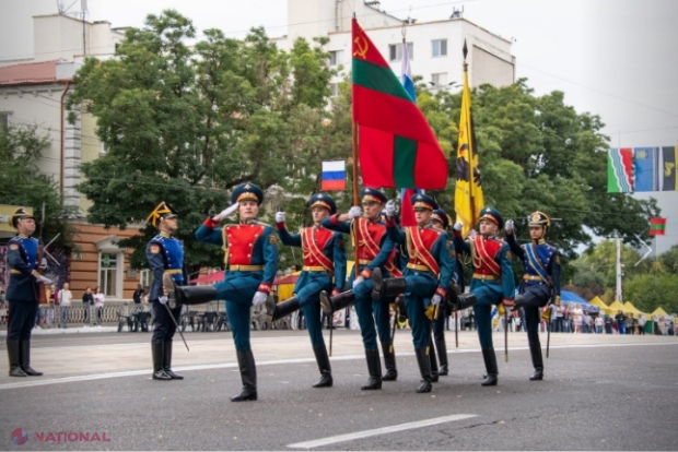 FOTO // Regimul separatist de la Tiraspol marchează, cu drapelul Rusiei, 32 de ani de la crearea „republicii sovietice socialiste transnistrene moldovenești”