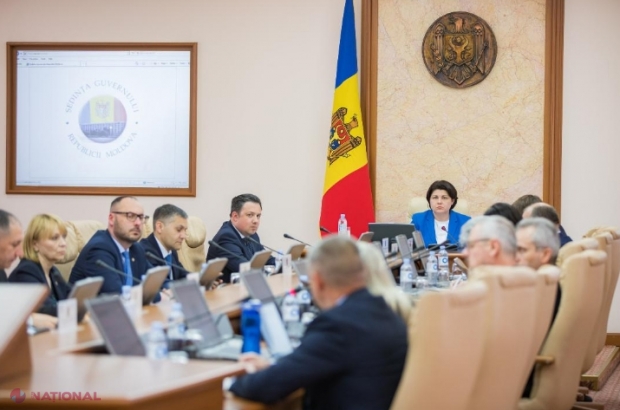 Prim-ministra cataloghează situația de la frontieră ca fiind una GRAVĂ: Coridoare verzi pentru camioanele cu marfă perisabile sau fără marfă, discuții cu partea română pentru fluidizarea traficului și asistență pentru șoferii de TIR-uri 