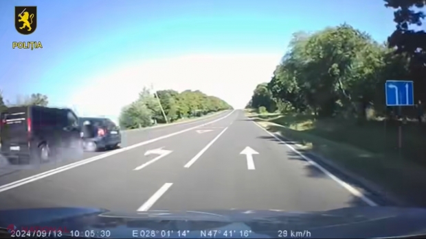 VIDEO // O șoferiță de 40 de ani și pasagerul mașinii pe care o conducea au DECEDAT într-un groaznic accident produs în apropierea satului Bilicenii Vechi, raionul Sângerei. Momentul impactului cu un microbuz a fost surprins de o cameră de bord