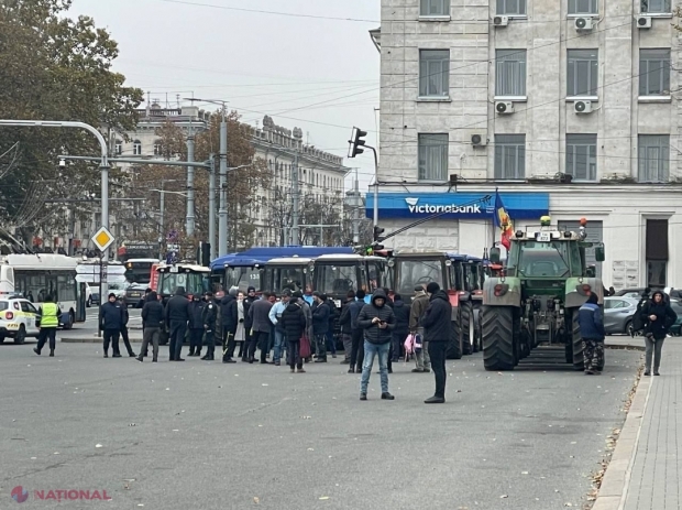 UPDATE // Precizările Poliției despre acțiunile fermierilor. Haos total pe arterele capitalei și altercații între agricultori și forțele de ordine. Fermierii au ajuns în PMAN cu tehnica agricolă, după întrevederea eșuată cu premierul Recean ​