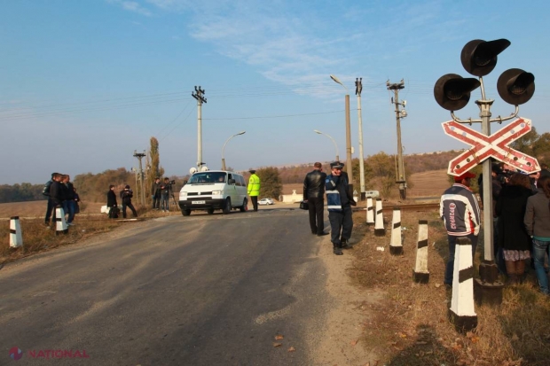 Tragedie // Milioane de flori pentru cei spulberați de tren 