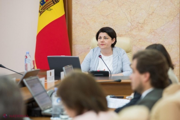 Prim-ministra Natalia Gavrilița, supărată pe presă, pentru că nu scrie despre faptul că ULEIUL costă în magazine „34 - 37 de lei, nu 56 de lei”, datorită deciziilor Guvernului