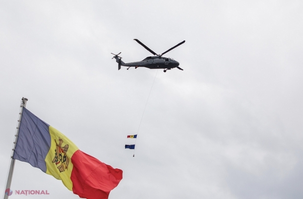 Drapelele R. Moldova și UE, arborate deasupra PMAN, de Ziua Europei, cu ajutorul elicopterului „Black Hawk” din Polonia