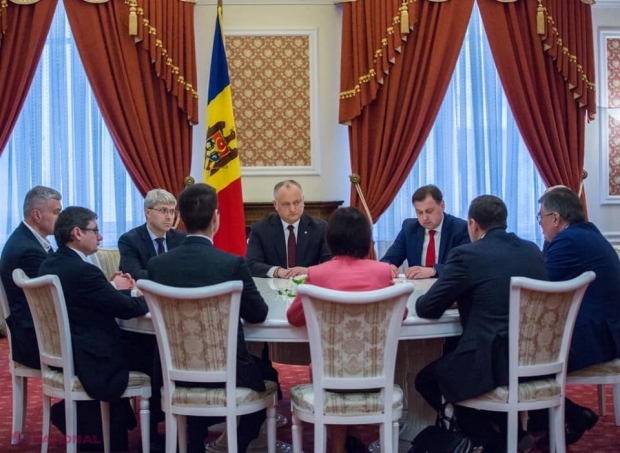 VIDEO // Președintele Dodon NU renunță: Așteaptă liderii PSRM, PD, PAS și PPDA la CONSULTĂRI. Vlad Plahotniuc, Pavel Filip și Andrian Candu au sosit la Reședința de Stat