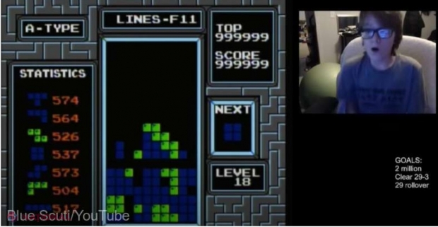 VIDEO // Un adolescent american devine primul jucător care învinge jocul Tetris 