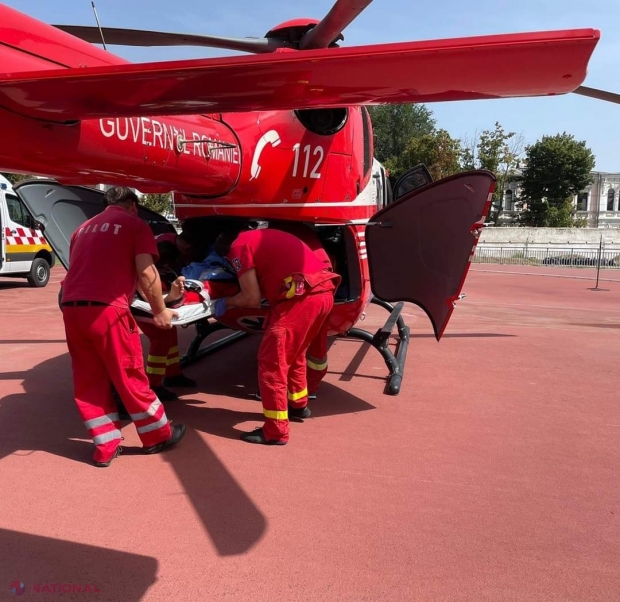 FOTO // Nicolae Bulat, diagnosticat cu tumoare pe creier, a fost transportat cu un elicopter SMURD în România pentru a continua tratamentul la Iaşi