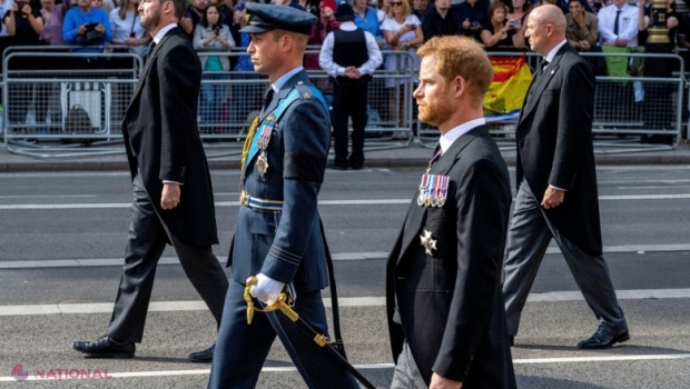 De ce Prințul Harry nu are voie să poarte uniformă militară la funeraliile Reginei Elisabeta a II-a, spre deosebire de fratele său