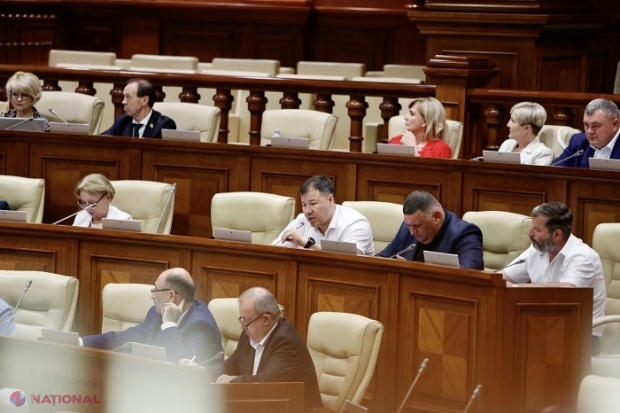 Socialiștii și comuniștii au plecat și astăzi de la ședința Parlamentului