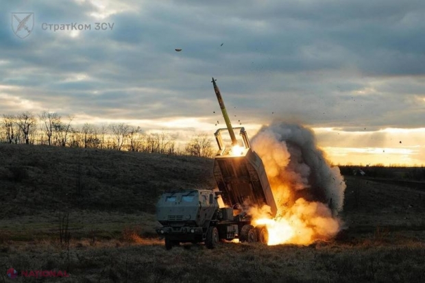 VIDEO // Momentul în care un HIMARS spulberă un grup de soldați ruși exact în momentul în care erau medaliați de superiori