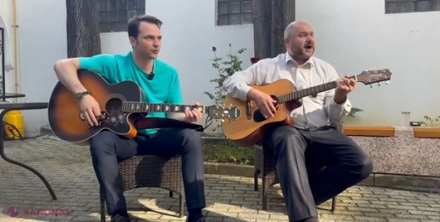 VIDEO // Miniștrii Energiei de la Chișinău și București au dat jos sacourile, au pus mâna pe chitară și au cântat „Trenulețul”: „Frații în veci vor fi frați”