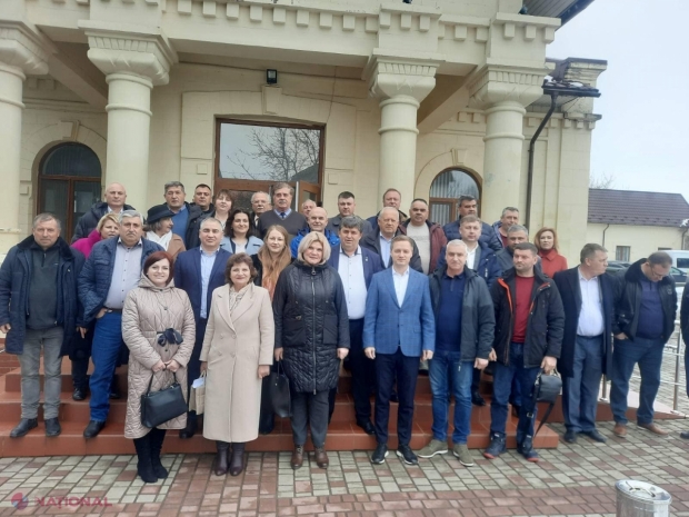 FOTO // Peste 60 de primari din R. Moldova au devenit membri ai PNL, partid condus de premierul României, Nicolae Ciucă. Aleșii locali au învațat de la primarii liberali cum să atragă fonduri și INVESTIȚII europene 