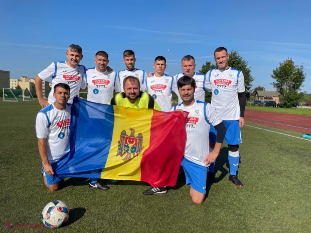 FOTO // Jurnaliștii sportivi din R. Moldova au deveni CAMPIONI la turneul internațional de fotbal „MEDIA CUP Druskininkai 2021” din Lituania. Opt victorii după un drum de 1 300 de km cu microbuzul