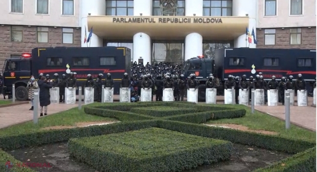 LIVE VIDEO // MOȚIUNEA de CENZURĂ împotriva Guvernului Chicu, prezentată în Parlament: Opoziția BOICOTEAZĂ ședința