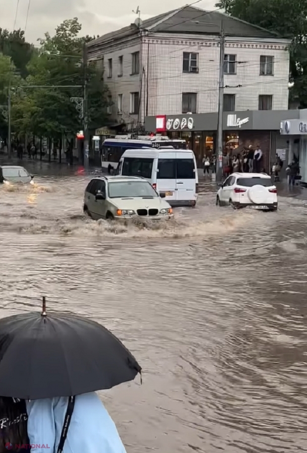 METEO // Ploi puternice, cu grindină pe alocuri, și pe parcursul zilei de joi: Avertismentul meteorologilor