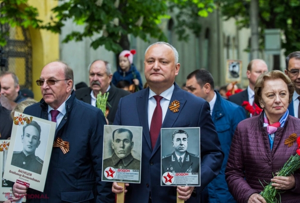 REPORTAJ FOTO // 9 mai 2019, centrul Chișinăului: Dodon „ține minte și se mândrește”