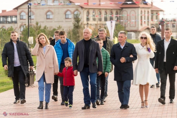 FOTO // Președintele Dodon și-a dus familia în Transnistria pentru a marca alături de Krasnoselski și soția sa sărbătoarea de stat a Federației Ruse – „Ziua Unirii Naționale”