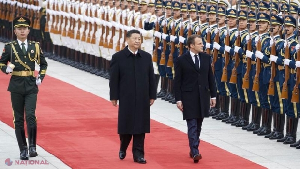 Macron, primit cu fast în China. Xi Jinping l-a întâmpinat pe un covor roșu uriaș. Marseilleza, cântată în Piaţa Tiananmen