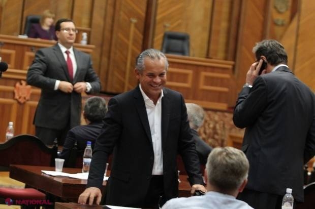 FOTO // Usatîi l-a ÎNCOLȚIT definitiv pe Plahotniuc? „Acum jocul va fi după REGULILE mele”