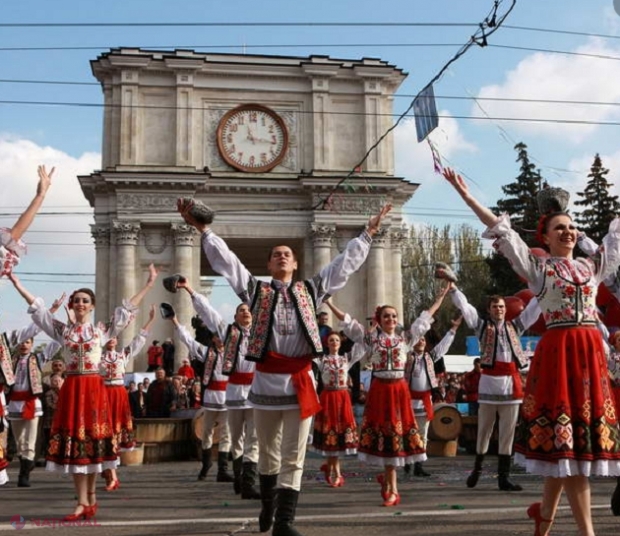 DOC // MINIVACANȚĂ: UItimele zile de vineri, luni și marți din luna august, LIBERE pentru bugetari 