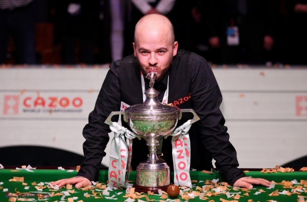 VIDEO // Jucătorul care și-a adjudecat Campionatul Mondial de snooker șochează, după ce a trecut de Mark Williams, Ronnie O'Sullivan sau Mark Selby: „Am petrecut toată săptămâna! Eram mort de beat... Nu ar trebui să fie legal”​