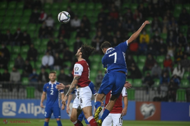 FOTO // Naționala de fotbal a PIERDUT cu Austria, iar FMF riscă sancțiuni dure din partea UEFA. „Tricolorii”, la un pas să piardă la masa verde din cauza unui adolescent, care a lansat o DRONĂ pe teren. Acesta a vrut să se dea mare pe Tik-Tok