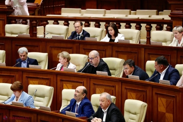 Socialiștii și comuniștii din Parlament au inițiat o moțiune de cenzură asupra activității Guvernului