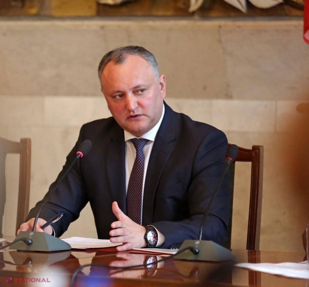 Dacă nu este invitat oficial în Occident, Dodon merge acolo în vizite private