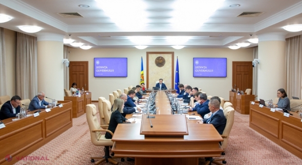 Premierul Recean, condoleanțe pentru familiile celor două victime ale furtunii de ieri: „Trebuie să ne consolidăm capacitatea de a reacționa și, foarte important, de a preveni astfel de situații”