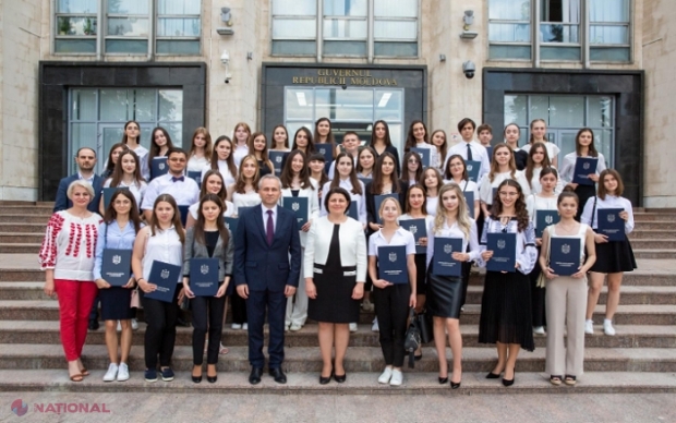 LISTA absolvenților de NOTA 10 la sesiunea de BAC 2022: Eminenți din 11 localități