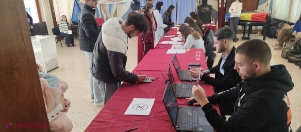 NOU // Alegătorii de la 12 secții de votare NU semnează în listele suplimentare pe hârtie, dar pe tablete digitale