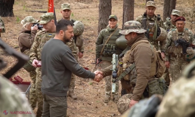 VIDEO // Volodimir Zelenski, apariție surpriză în cea mai fierbinte zonă a frontului războiului din Ucraina 