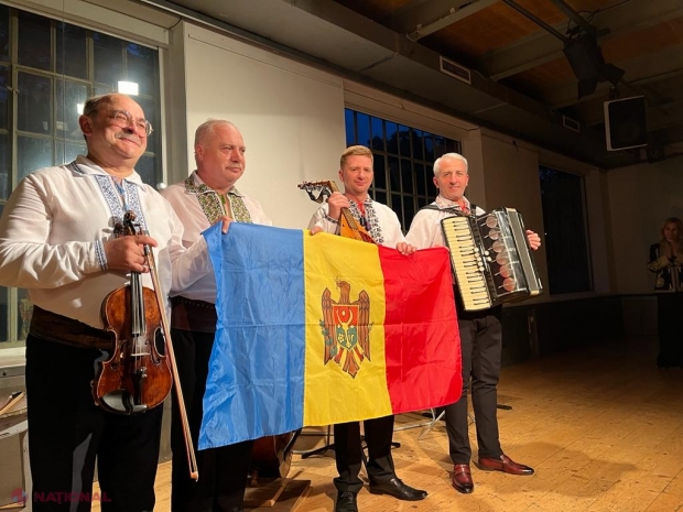 FOTO // Ansamblul „Taraf de Chișinău”, CONCERT de zile mari la Viena. Muzicienii au interpretat un vast program de muzică tradițională din mai multe zone folclorice ale spațiului românesc, dar și mai multe melodii vieneze