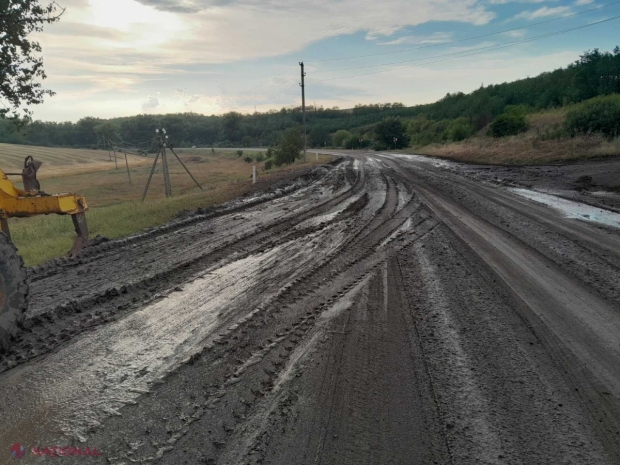 FOTO Șapte drumuri publice naționale, afectate pe ploile și vântul de noaptea trecută. Muncitorii au intervenit în sectoarele Dubăsari, Criuleni, Glodeni și Dondușeni