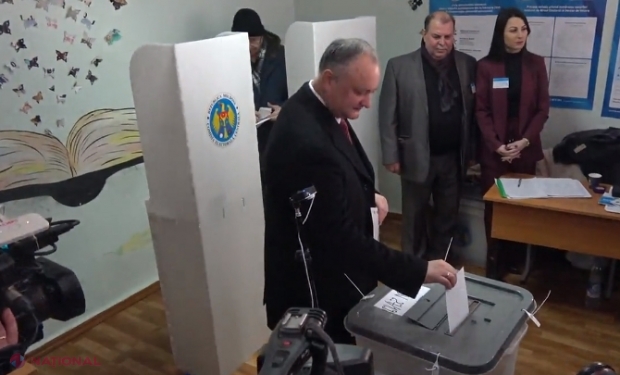 VIDEO // Președintele Dodon vorbește, la secția de vot, despre „riscul alegerilor anticipate”: „Dacă o să votați așa cum vă dictează conștiința, totul o să fie bine”