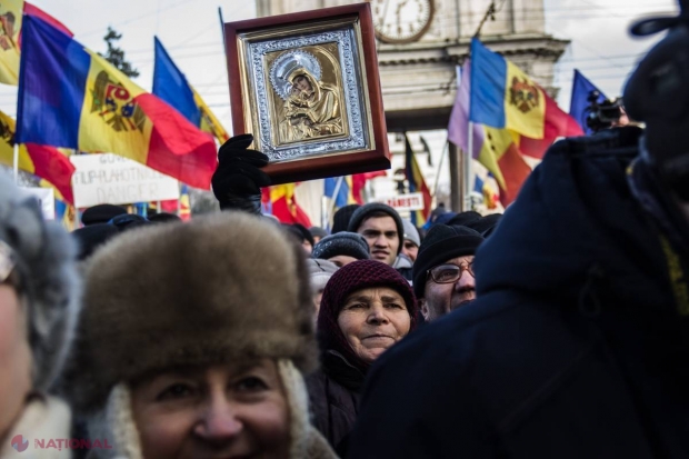 Reportaj FOTO // Protestul crizantemelor: fețe și emoții